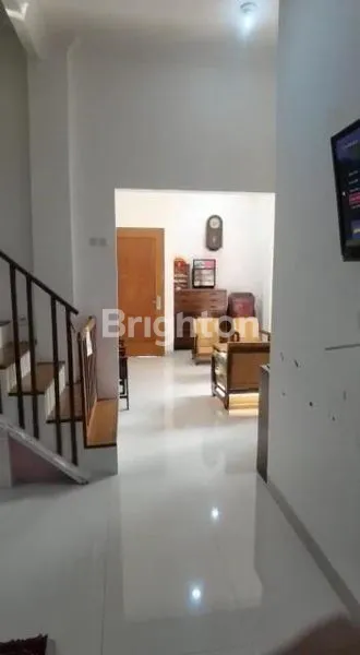 image HUNIAN EKSKLUSIF 2 LANTAI, HADAP TIMUR-UTARA (3)