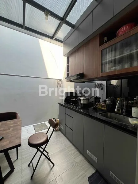 image RUMAH GRAND PAKUWON GLADSTONE MINIMALIS 2 LANTAI  (5)