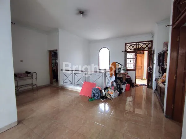 image RUMAH 2 LANTAI, LT 200M², 4 KT, SHM DI PONDOK KELAPA (4)