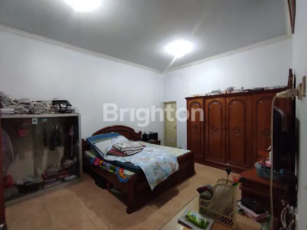 image RUMAH 2 LANTAI, LT 200M², 4 KT, SHM DI PONDOK KELAPA (5)