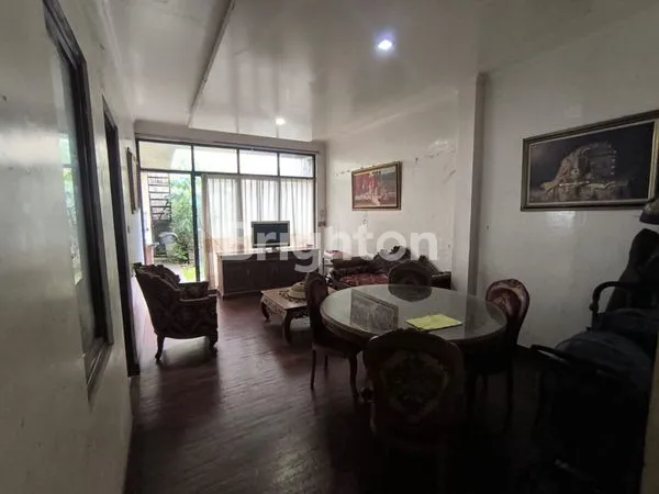 image RUMAH 2 LANTAI LT 154 DI LEGENDA WISATA (3)