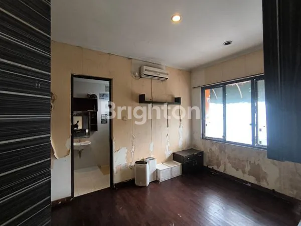 image RUMAH 2 LANTAI LT 154 DI LEGENDA WISATA (7)