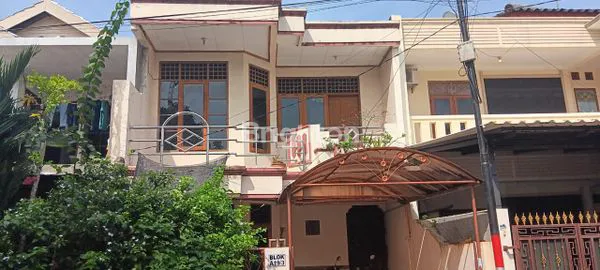 image RUMAH NYAMAN 2 LANTAI SHM DI JL LIDI (1)