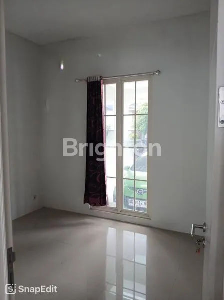 image DISEWAKAN RUMAH 2 LANTAI SIAP HUNI DI GREEN ORCHID (2)