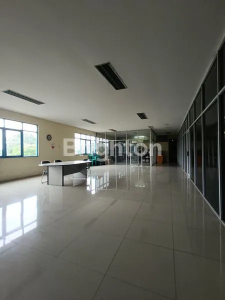 image PABRIK & GUDANG SIAP PAKAI – ZONA INDUSTRI NAROGONG. LT ±9,195 M² | LB ±4.600 M² | SHM | OWNER DIRECT (6)