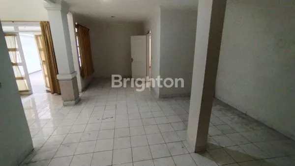 image RUMAH 2 LANTAI LT 180 DI KOTA WISATA (2)