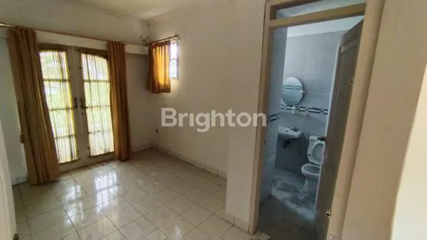 image RUMAH 2 LANTAI LT 180 DI KOTA WISATA (6)