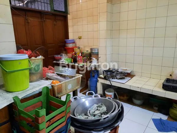image RUMAH 4 KAMAR HADAP SELATAN DI TELUK GONG, JAKARTA UTARA (2)