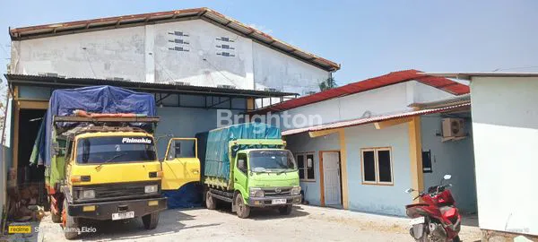 image DIJUAL GUDANG. SIAP UNTUK USAHA. DEKAT KE PUSAT KOTA BLORA. JALAN DEPAN BISA PAPASAN 2 TRUK. (2)