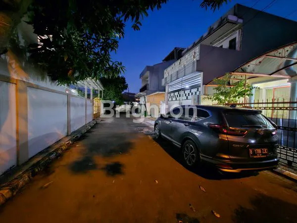 image DIJUAL RUMAH + LAHAN LUAS METRO PERMATA 1 – POTENSI KOST ELITE, AKSES TOL\\\\N (2)
