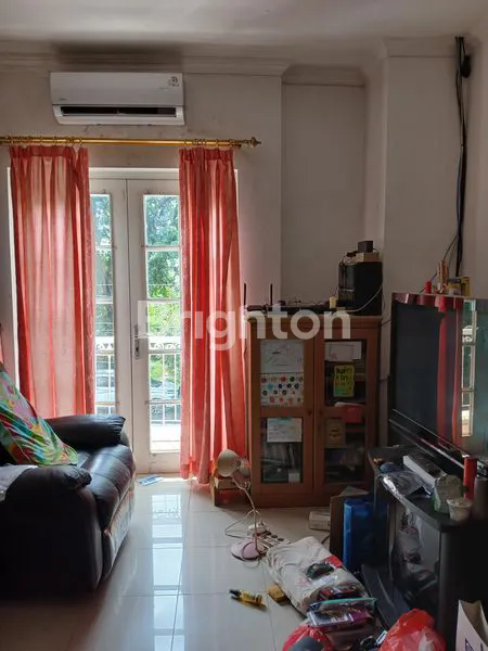 image DIJUAL RUMAH SIAP HUNI 2 LANTAI, TAMAN SEMANAN INDAH,JAKARTA BARAT (5)