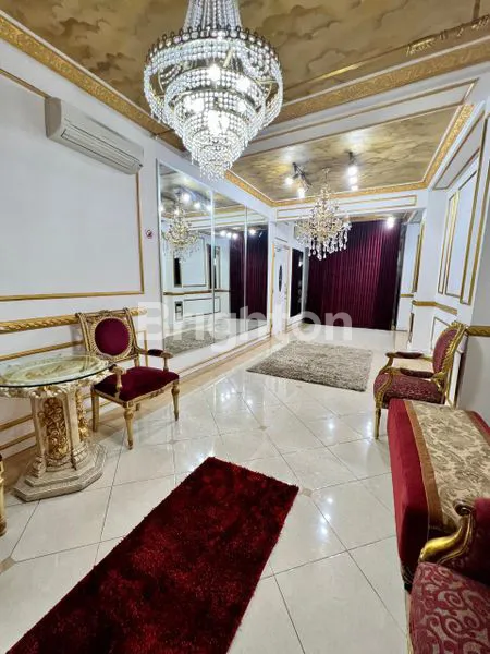 image RUMAH TAMAN KLASIK  DI TEBET, LT 668M², SIAP HUNI (6)