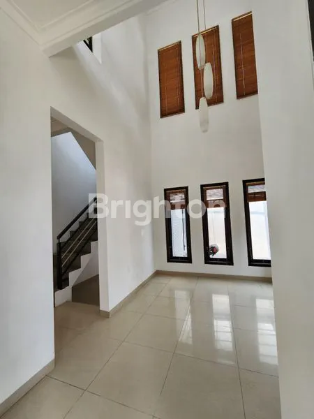 image RUMAH CLUSTER 2 LANTAI DI AREA MANAHAN TENGAH KOTA SOLO, ONE GATE SYSTEM, CCTV & SECURITY 24 JAM (7)