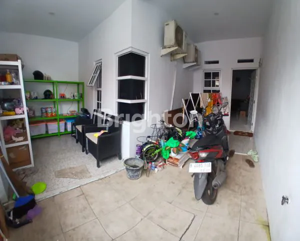 image RUMAH STRATEGIS CIBUBUR, 2 KT + MEZANIN, SHM (2)