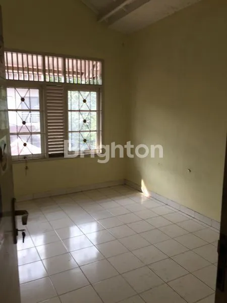 image RUMAH STRATEGIS DI BINTARO SEKTOR 4, 3 KT & 3 KM (8)