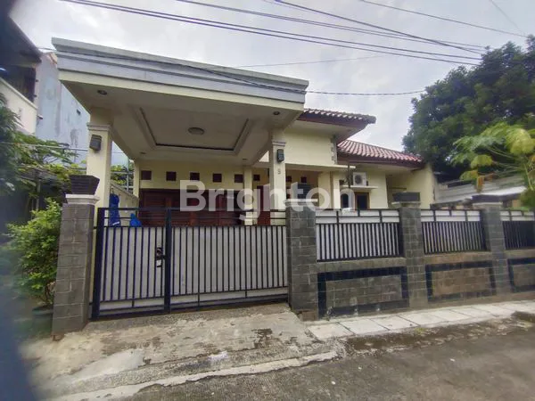 image RUMAH STRATEGIS DEKAT KAMPUS UI BEJI DEPOK (1)