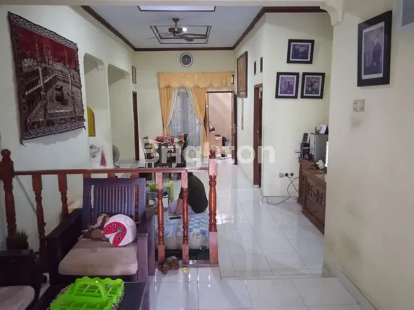 image RUMAH STRATEGIS DEKAT KAMPUS UI BEJI DEPOK (4)