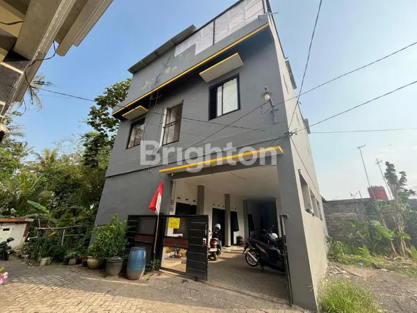 image DIJUAL RUMAH KOS FURNISHED AKTIF 20 KAMAR SIAP HUNI KAMAR MANDI DALAM MASING MASING AREA KEPANJEN STRATEGIS DEKAT AREA KOMERSIAL DAN SELANGKAH KE AREA INDUSTRIAL KABUPATEN MALANG  (1)