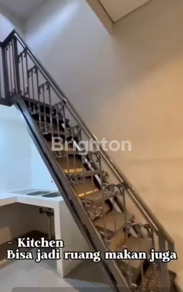 image DI JUAL RUMAH SIAP HUNI DI TENGAH KOTA SANGAT STRATEGIS DEKAT DENGAN INFRASTRUKTUR PENTING SEPERTI MALL, RUMAH SAKIT, PASAR, KULINER DAN TRANSPORTASI UMUM! (7)