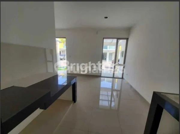 image DIJUAL RUMAH PIK 2 (3)