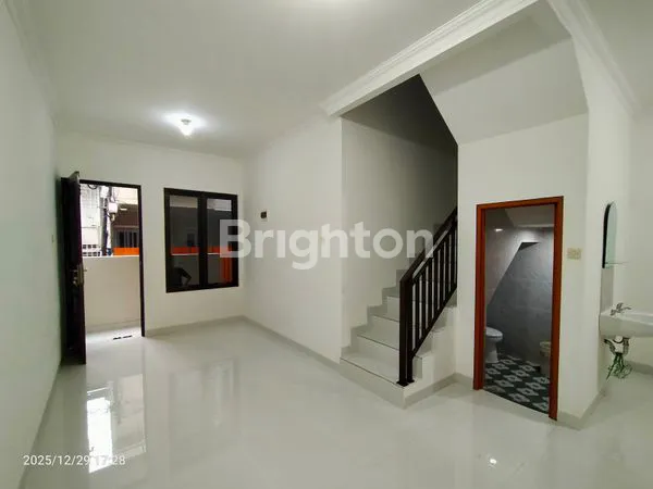 image MURAH SEKALI CUMA HANYA ADA 2 UNIT RUMAH BARU GRESS ROW 2 MOBIL DI TANJUNG DUREN (3)