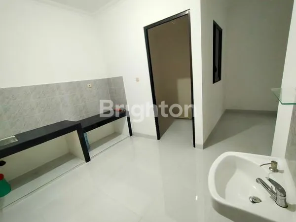 image MURAH SEKALI CUMA HANYA ADA 2 UNIT RUMAH BARU GRESS ROW 2 MOBIL DI TANJUNG DUREN (6)