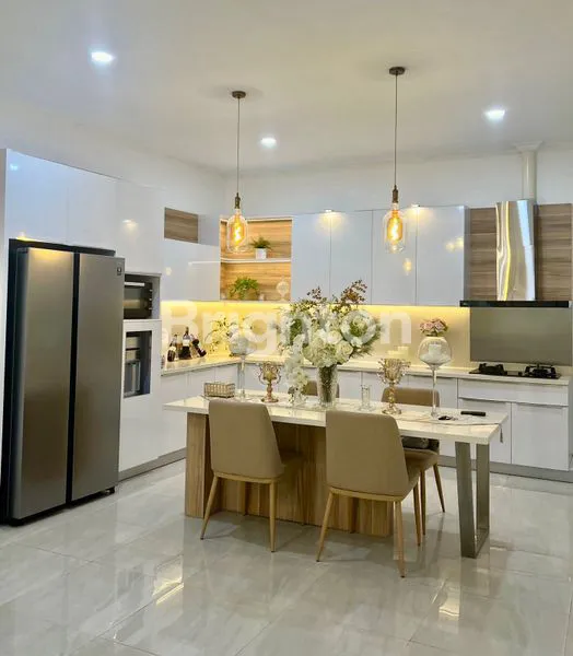 image RUMAH MEWAH 2 LANTAI FULL FURNISH DEKAT PANTAI BATAKAN (5)