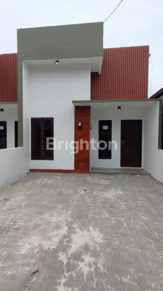 image RUMAH MINIMALIS MODERN SIAP HUNI, 50M DARI JALAN UTAMA (1)