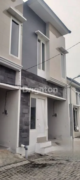 image RUMAH 2 LANTAI BARU  GRESS DAN SIAP HUNI DI MEDOKAN AYU RUNGKUT DEKAT KAMPUS UPN, PURIMAS, RUNGKUT INDUSTRI DAN DEKAT AKSES TOL RUNGKUT JUANDA (1)