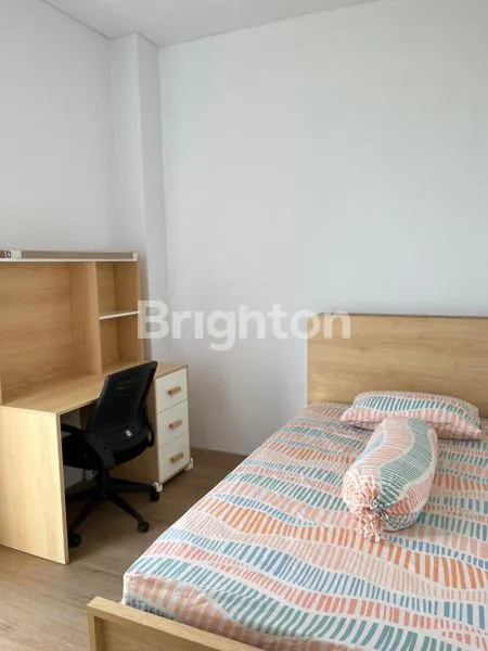 image RUMAH MEWAH 3 LANTAI DI THAMRIN GOBAH, SHM (5)