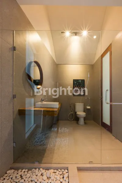 image NEW MODERN LUXURY 3-BEDROOM VILLA FOR RENT – UBUD (6)