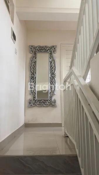 image RUMAH 3 LANTAI FULL FURNISHED SIAP HUNI STRATEGIS DI JL TANGKUBAN PERAHU (2)