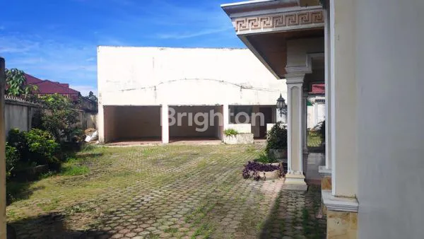 image RUMAH MEWAH LT 1500M² DEKAT BANDARA PEKANBARU (2)