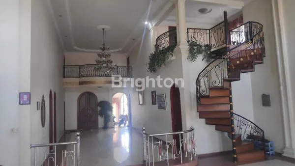 image RUMAH MEWAH LT 1500M² DEKAT BANDARA PEKANBARU (6)