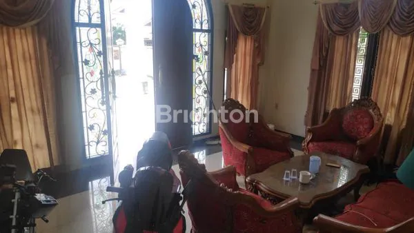 image RUMAH MEWAH LT 1500M² DEKAT BANDARA PEKANBARU (7)