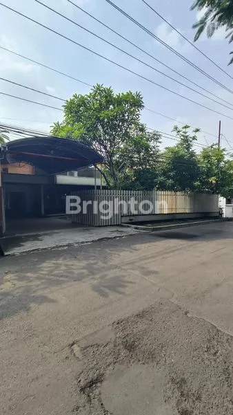 image RUMAH BESAR MANYAR TOMPOTIKA, DEKAT SEKOLAH PETRA (1)