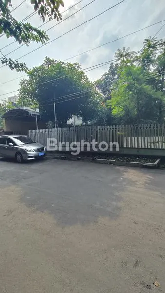 image RUMAH BESAR MANYAR TOMPOTIKA, DEKAT SEKOLAH PETRA (2)