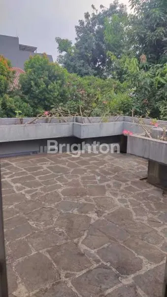 image RUMAH HOEK 2,5 LANTAI BANGUNAN KOKOH SUNRISE GARDEN KEDOYA JAKARTA BARAT COCOK UNTUK KANTOR / CAFE (7)