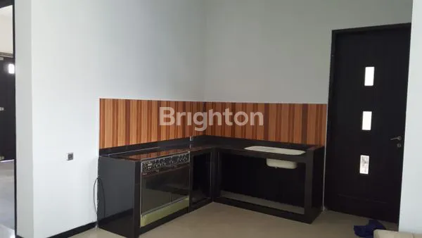 image RUMAH 2,5 LANTAI SIDOSERMO PDK DEKAT PLAZA MARINA (4)