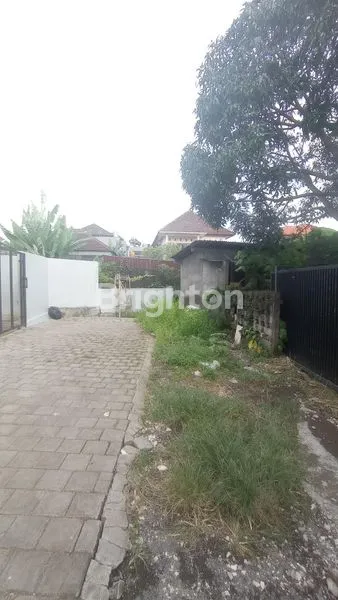TANAH GLOBAL LUAS 7 ARE BONUS BANGUNAN COCOK UNTUK VILLA LOKASI STRATEGIS DI JL GUNUNG SALAK, DENPASAR BARAT