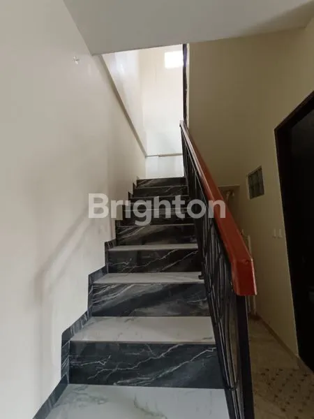 image RUMAH SIAP HUNI 2 LANTAI FULL FURNISHED – RENON, BEBAS BANJIR (4)