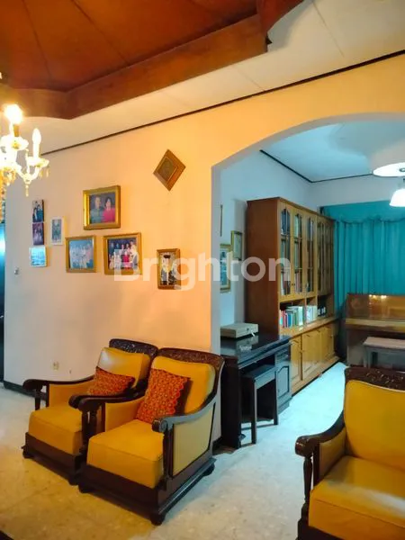 image RUMAH SECOND DIATAS TANAH  LUAS & ADA TAMAN STRATEGIS LOKASI PREMIUM SAYAP SURAPATI DI SADANG SERANG BANDUNG (8)