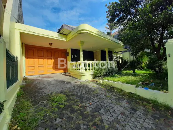 image RUMAH SECOND DIATAS TANAH  LUAS & ADA TAMAN STRATEGIS LOKASI PREMIUM SAYAP SURAPATI DI SADANG SERANG BANDUNG (1)