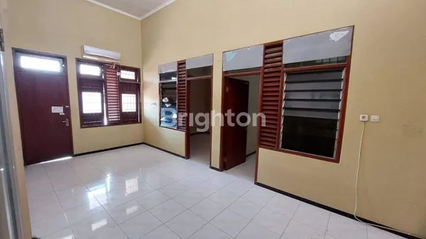 image RUMAH SECOND PENJARINGAN ASRI SIAP HUNI, DEKAT GRAHA YKP, DEKAT KE MERR  (7)