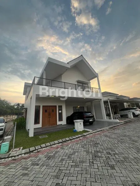 image RUMAH MEWAH 2 LANTAI HOOK SIAP HUNI (3)