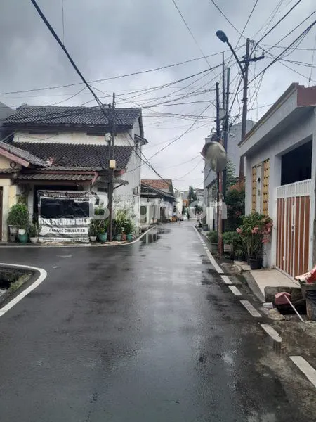 image RUMAH STRATEGIS CIBUBUR, 2 KT + MEZANIN, SHM (7)