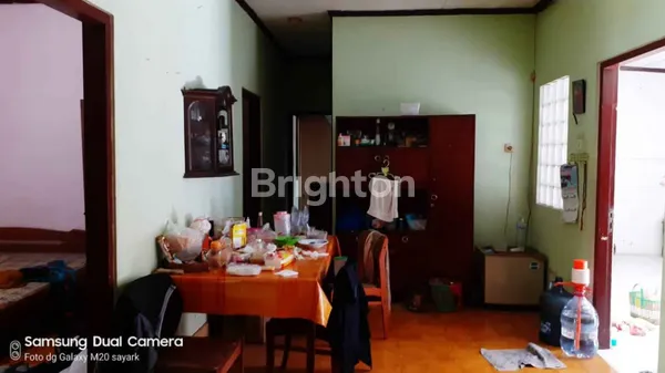 image JUAL RUMAH LOKASI STRATEGIS COCOK UNTUK USAHA KOS ,DEKAT ROYAL PLAZA,  STT TELKOM DAN UNESA (2)