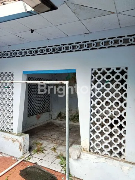 image RUMAH KLASIK  - MODEL KUNO, PINGGIR JALAN ASPAL , STRATEGIS, DEKAT STADION MANDALAKRIDA. (6)