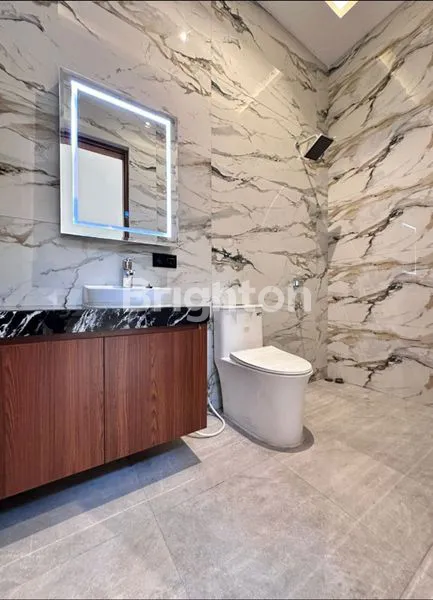 image RUMAH MEWAH SIAP HUNI (6)