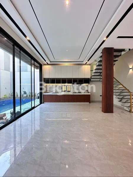 image RUMAH MEWAH SIAP HUNI (8)